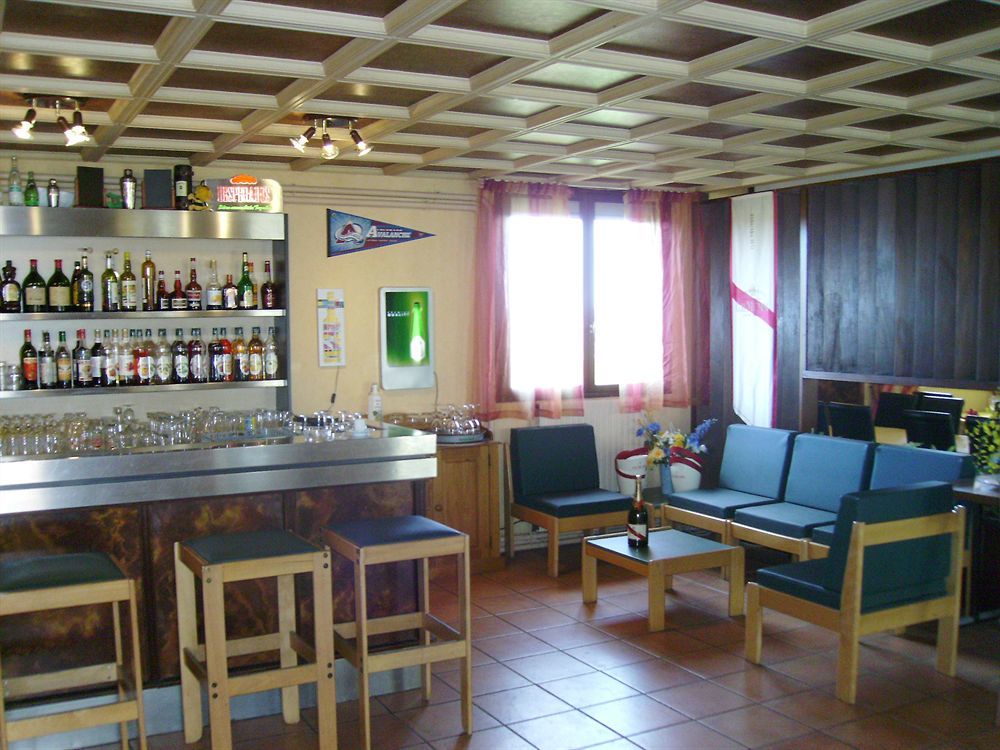 Logis Hotel Volcan Sancy Nebouzat Exterior photo